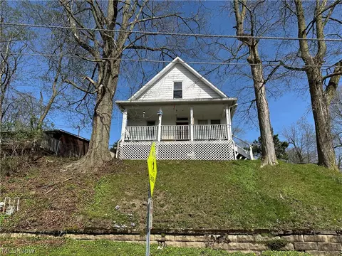 163 N Monroe St, Millersburg, OH 44654