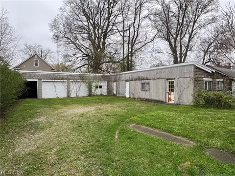 418 State St, Conneaut, OH 44030 photo 3
