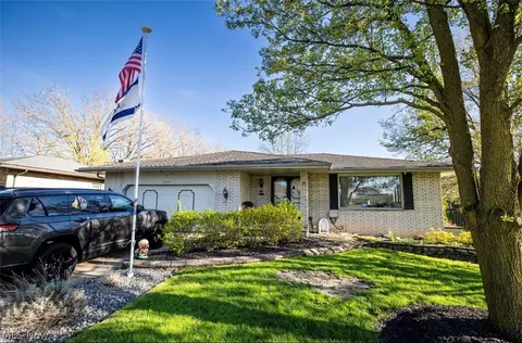 5309 Mirabeau Dr, Parma, OH 44129