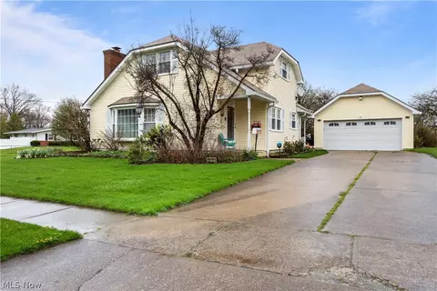 3501 Meadowbrook Dr, Lorain, OH 44053