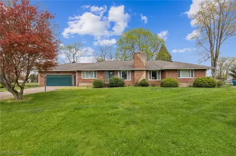 124 Walnut Dr, Amherst, OH 44001