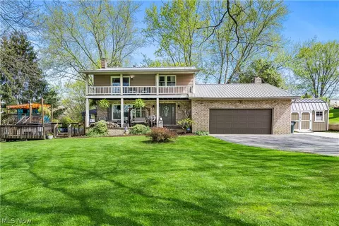 6143 Pondmere Cir NE, Hartville, OH 44632
