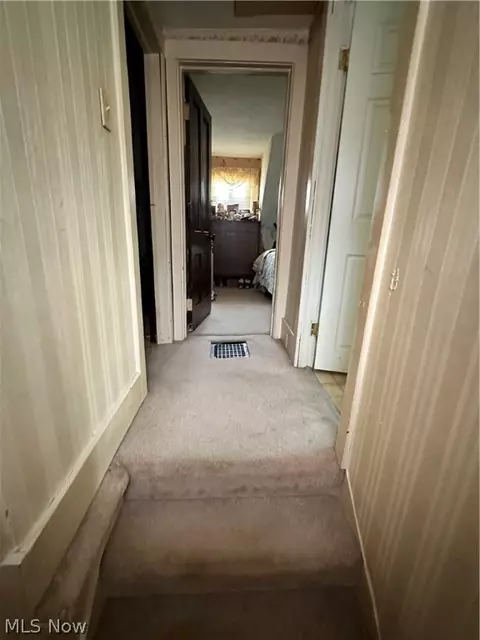 Entry Way - 4902 Strong Ave, Ashtabula, OH 44004 photo 3 of 3