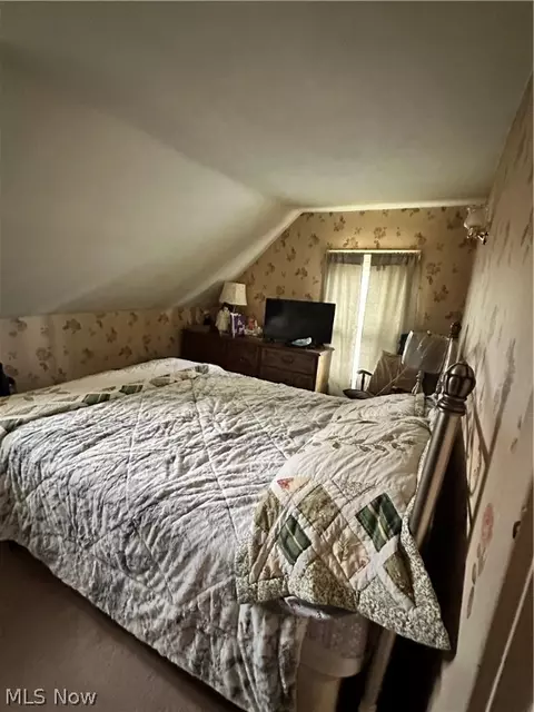 Bedroom - 4902 Strong Ave, Ashtabula, OH 44004 photo 4 of 4