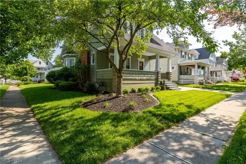 400 Kenyon Ave, Elyria, OH 44035 photo 3