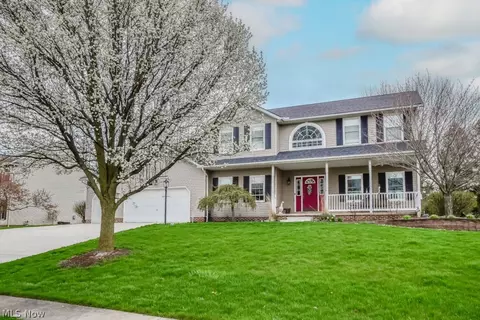 817 Sand Lot Cir, Louisville, OH 44641
