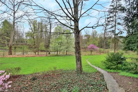 Exterior - 2655 Dodd Rd, Willoughby Hills, OH 44094 photo 2 of 4