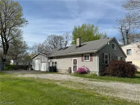 922 Independence Ave, Akron, OH 44310