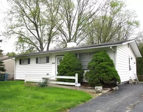 1243 Keefer Rd, Girard, OH 44420