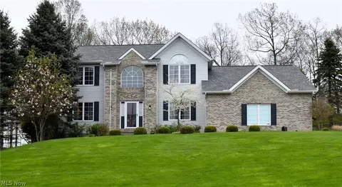 5565 Canyon Ridge Dr, Painesville, OH 44077
