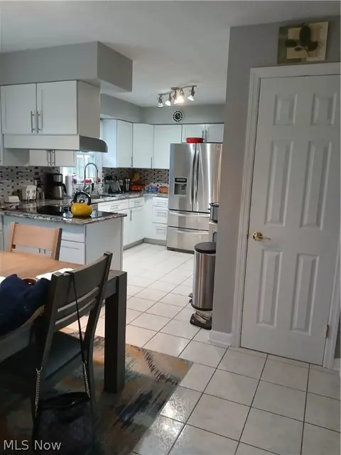 Kitchen - 13872 Patch Rd, Burton, OH 44021 photo 2 of 3