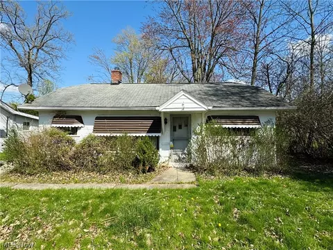 325 E 241st St, Euclid, OH 44123