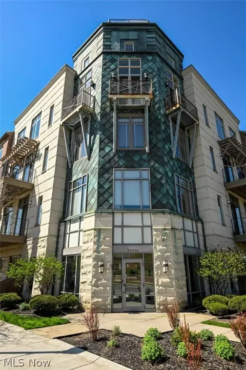 16800 Van Aken Blvd #101, Shaker Heights, OH 44120