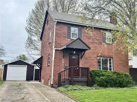 850 Oak Knoll Ave SE, Warren, OH 44484