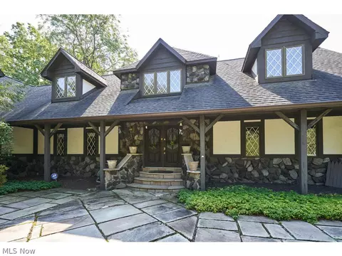 3376 W Bath Rd, Akron, OH 44333