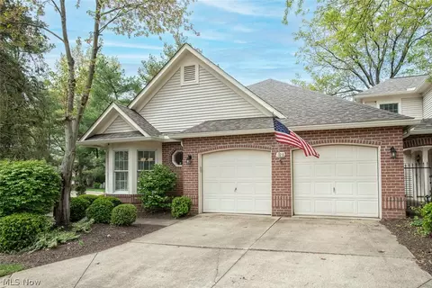 401 Bounty Way #128, Avon Lake, OH 44012
