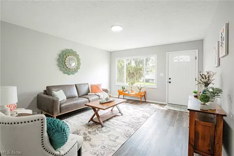 Living - 901 Jean Ave, Akron, OH 44310 photo 1 of 4
