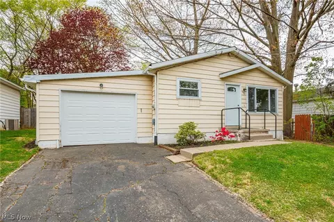 Exterior - 901 Jean Ave, Akron, OH 44310 photo 2 of 8