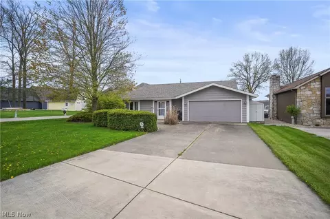 17819 Whisper Ln, Lake Milton, OH 44429