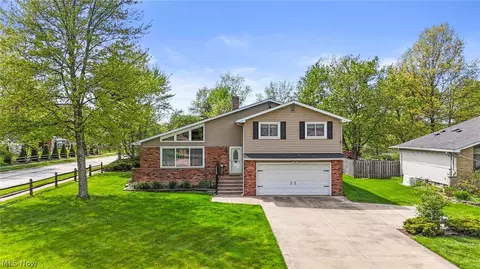 928 Rose Blvd, Highland Heights, OH 44143