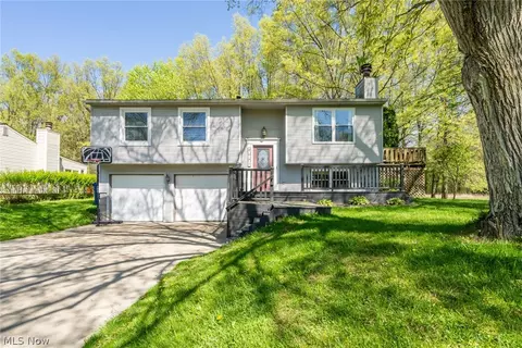 2681 Elizabeth Dr, Warren, OH 44481