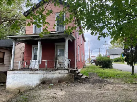 1302 State St, Steubenville, OH 43952