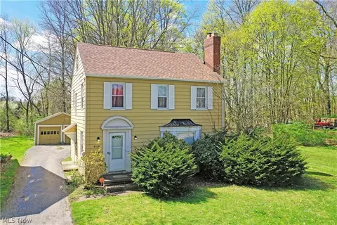 4104 Howard St, Youngstown, OH 44512