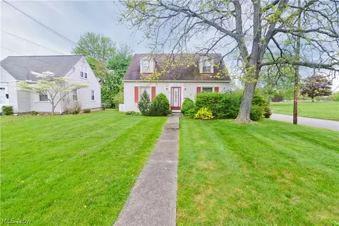 275 Parkgate Ave, Youngstown, OH 44515