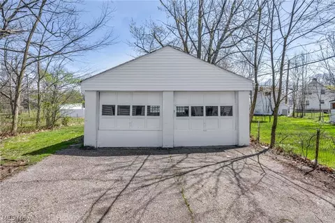 Exterior - 5437 Grasmere Ave, Maple Heights, OH 44137 photo 6 of 10