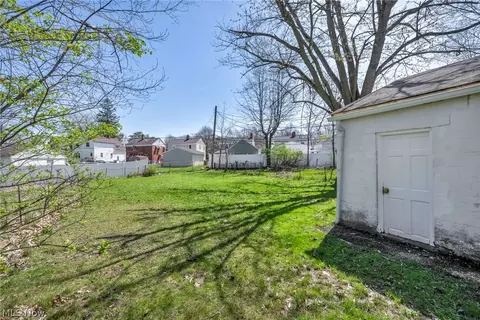 Exterior - 5437 Grasmere Ave, Maple Heights, OH 44137 photo 9 of 10
