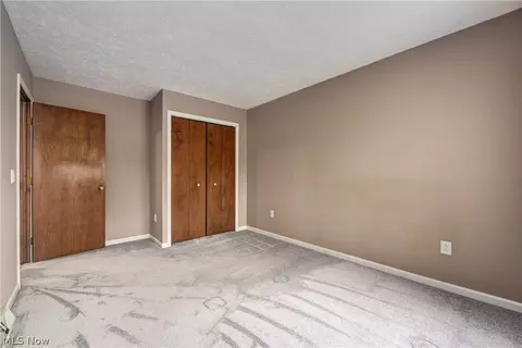 Bedroom - 6120 Brambleside Ln, Mentor, OH 44060 photo 4 of 6