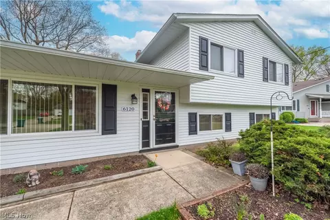 Exterior - 6120 Brambleside Ln, Mentor, OH 44060 photo 4 of 13
