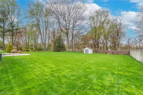 Exterior - 6120 Brambleside Ln, Mentor, OH 44060 photo 10 of 13