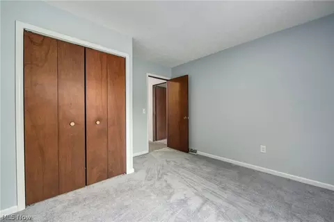 Bedroom - 6120 Brambleside Ln, Mentor, OH 44060 photo 5 of 6