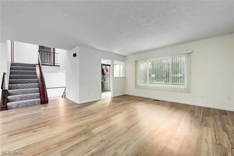 Living - 6120 Brambleside Ln, Mentor, OH 44060 photo 1 of 4
