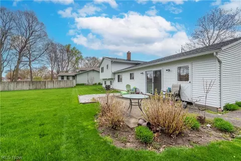 Exterior - 6120 Brambleside Ln, Mentor, OH 44060 photo 7 of 13