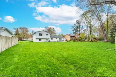 Exterior - 6120 Brambleside Ln, Mentor, OH 44060 photo 11 of 13