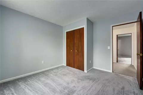Bedroom - 6120 Brambleside Ln, Mentor, OH 44060 photo 6 of 6