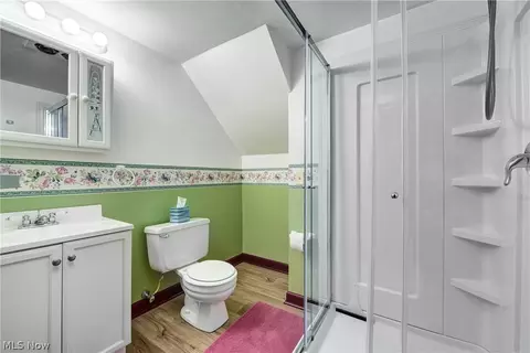 Bath - 6120 Brambleside Ln, Mentor, OH 44060 photo 3 of 3