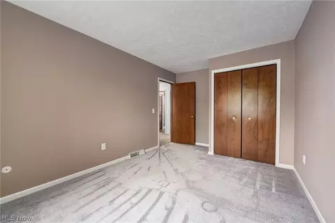 Bedroom - 6120 Brambleside Ln, Mentor, OH 44060 photo 3 of 6