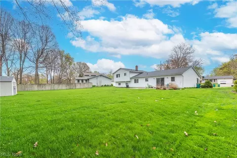 Exterior - 6120 Brambleside Ln, Mentor, OH 44060 photo 12 of 13