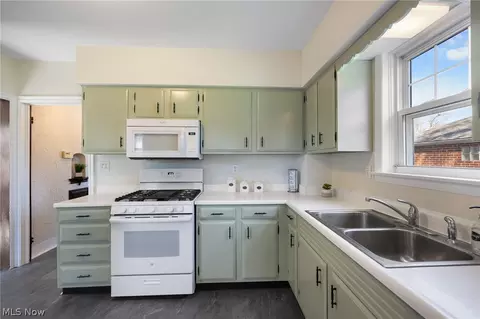 Kitchen - 142 Harter Ave NW, Canton, OH 44708 photo 3 of 3