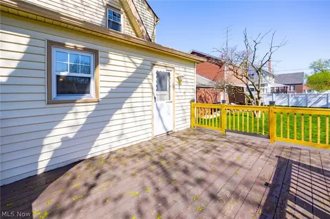 Exterior - 142 Harter Ave NW, Canton, OH 44708 photo 4 of 6