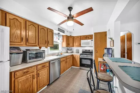 3835 Hillside Rd, Seven Hills, OH 44131 photo 7