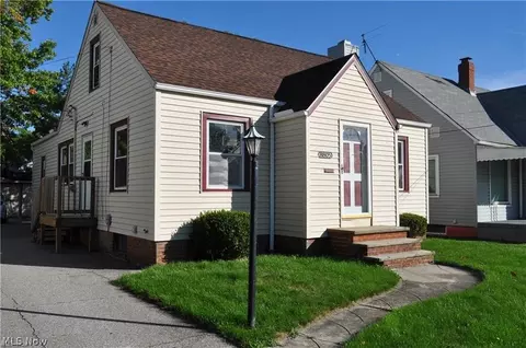 11805 Granger Rd, Garfield Heights, OH 44125