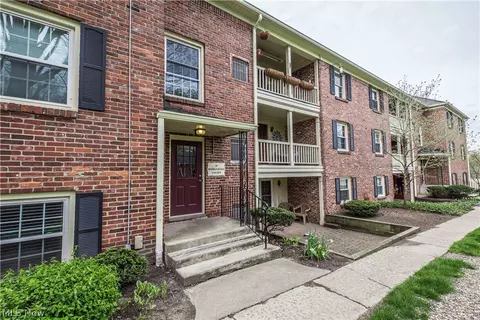 47 Berkshire Ct #3B, Akron, OH 44313