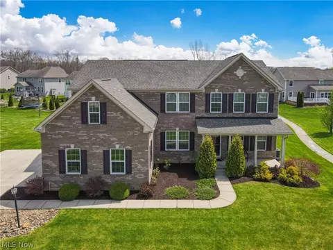 7934 Megan Meadow Dr, Hudson, OH 44236