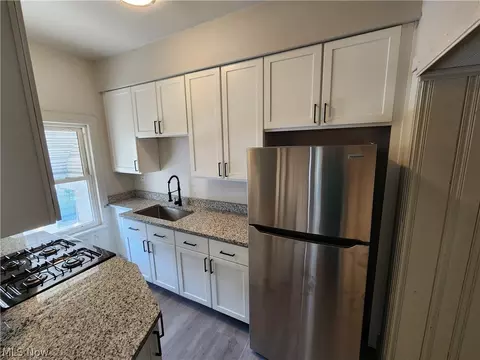 7202 Snow Rd, Parma, OH 44129 photo 6