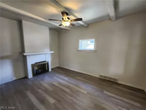 7202 Snow Rd, Parma, OH 44129 photo 2