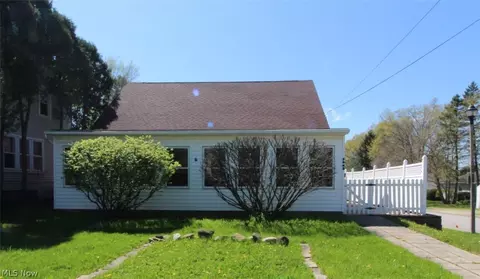 3042 Hudson Dr, Cuyahoga Falls, OH 44221